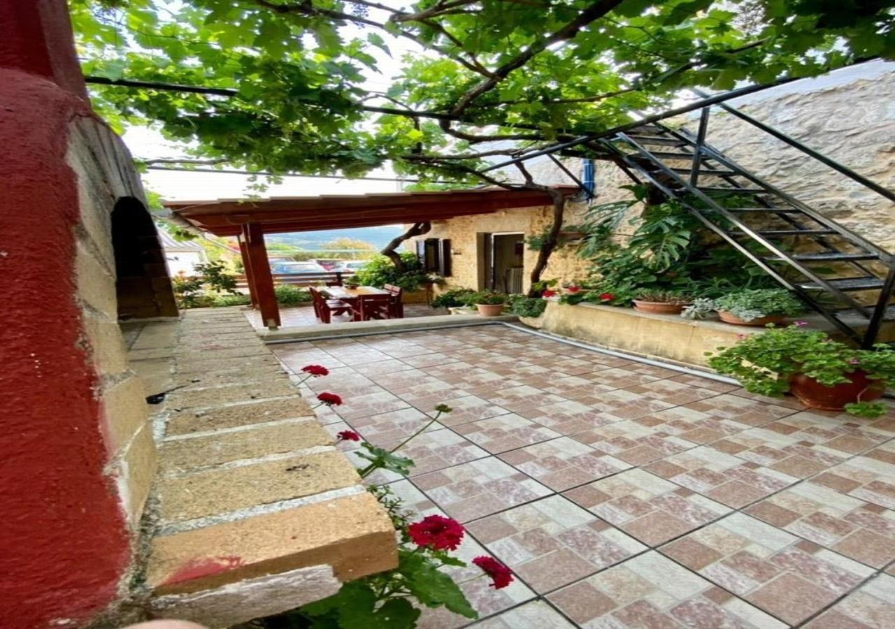 Nikos Traditional House Malathiros Bagian luar foto
