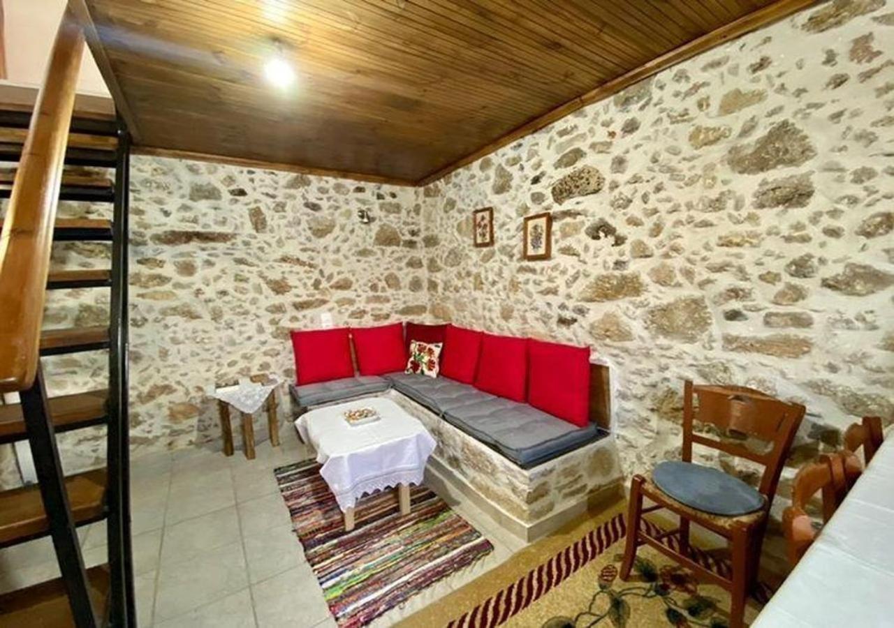 Nikos Traditional House Malathiros Bagian luar foto